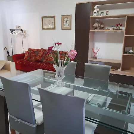Apartman Casa Con Veranda In Centro - Comodo Parcheggio E Garage Incluso Latina