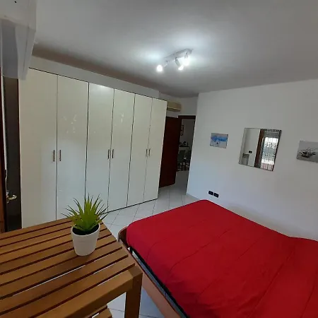 Casa Con Veranda In Centro - Comodo Parcheggio E Garage Incluso *