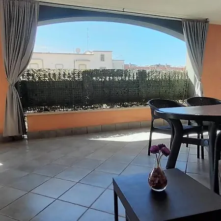 Casa Con Veranda In Centro - Comodo Parcheggio E Garage Incluso Latina